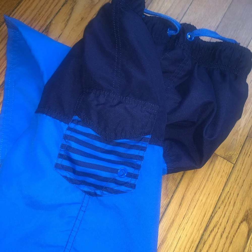 Boy’s Cat & Jack swim trunks - Picture 3 of 6